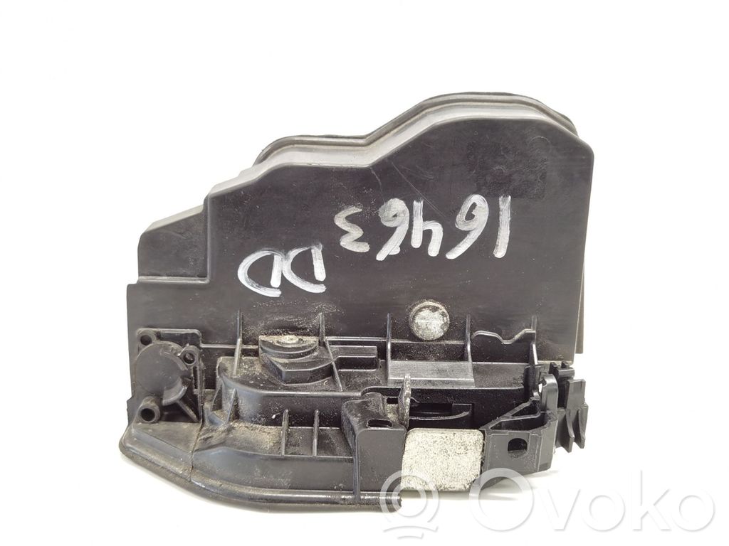Cerradura de puerta delantera   7202146