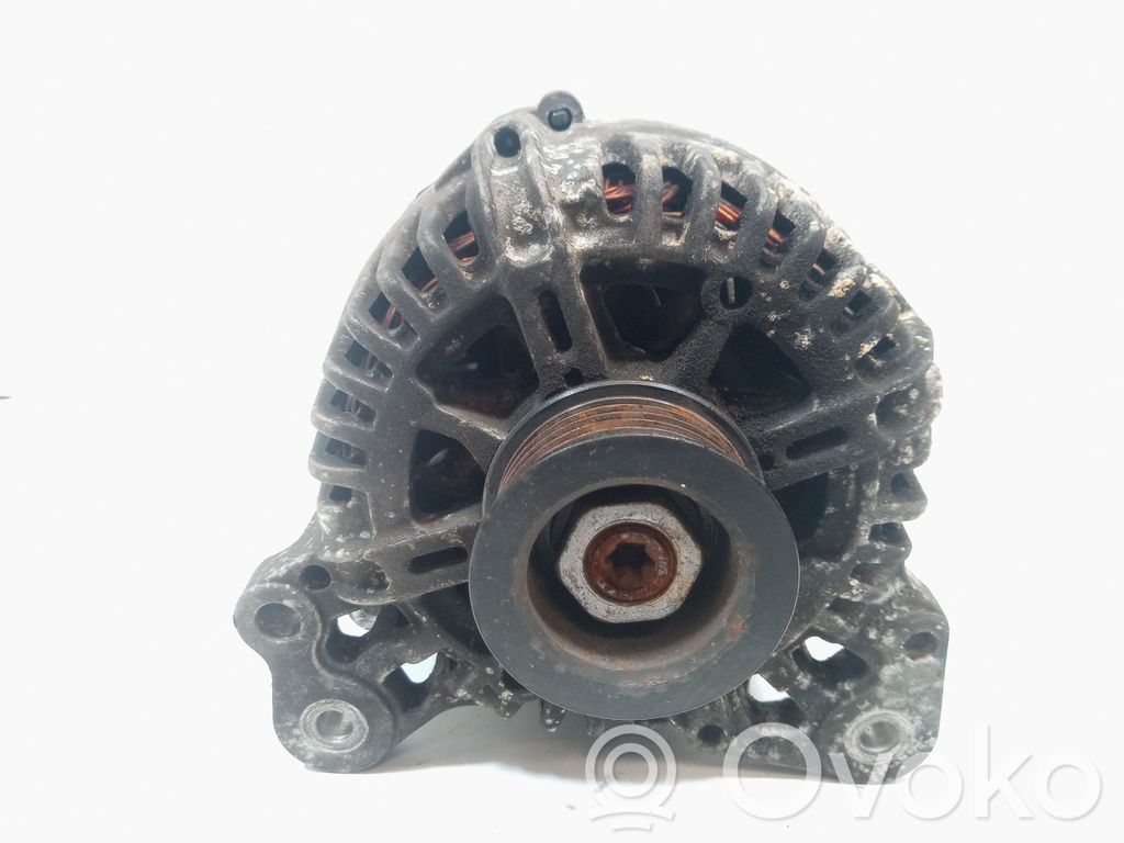 Volkswagen Polo IV 9N3 Generator/alternator 