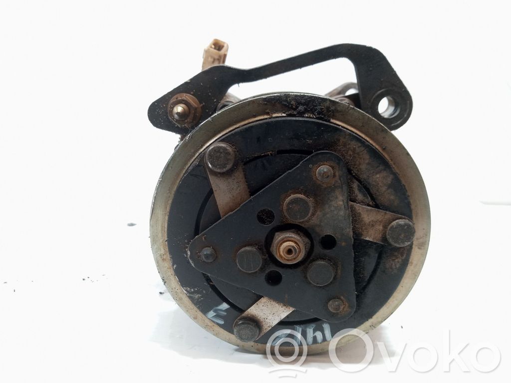 Ilmastointilaitteen kompressorin pumppu (A/C)