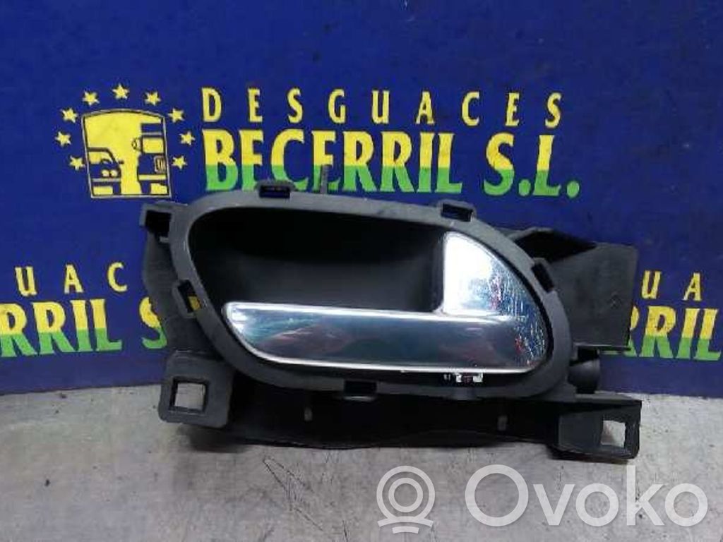 Manecilla interna puerta trasera