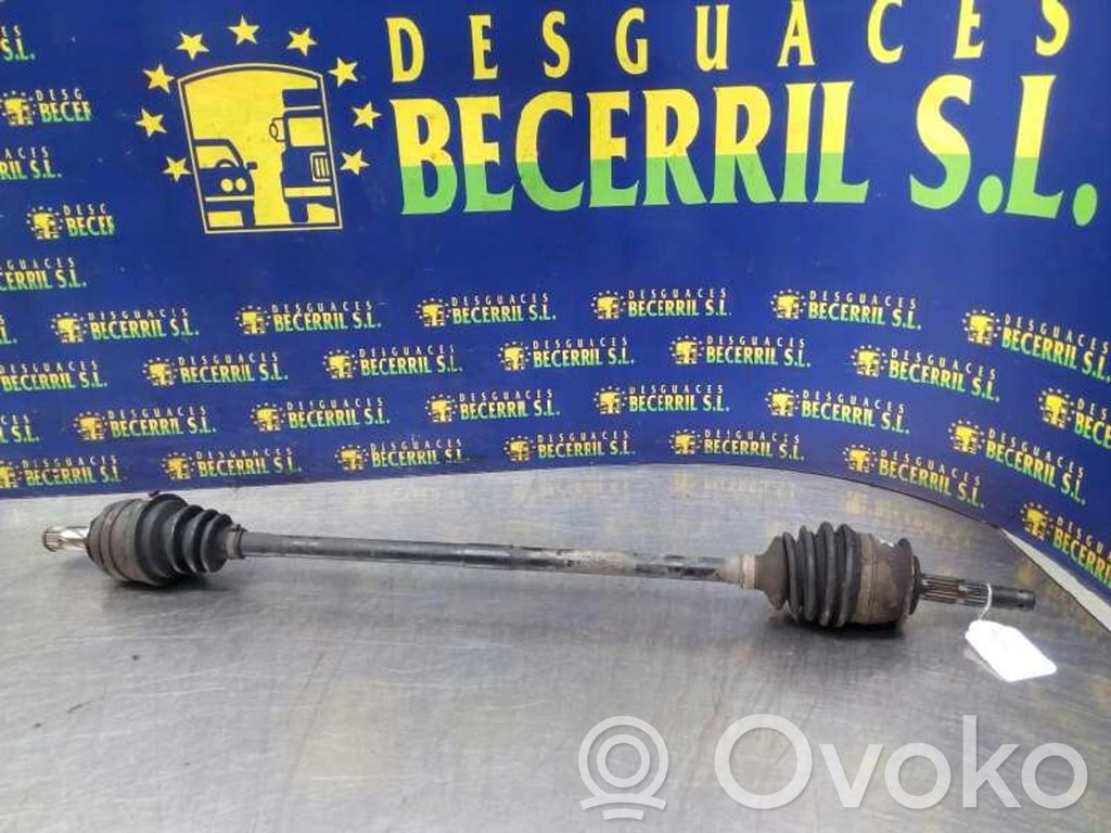Etuvetoakseli
