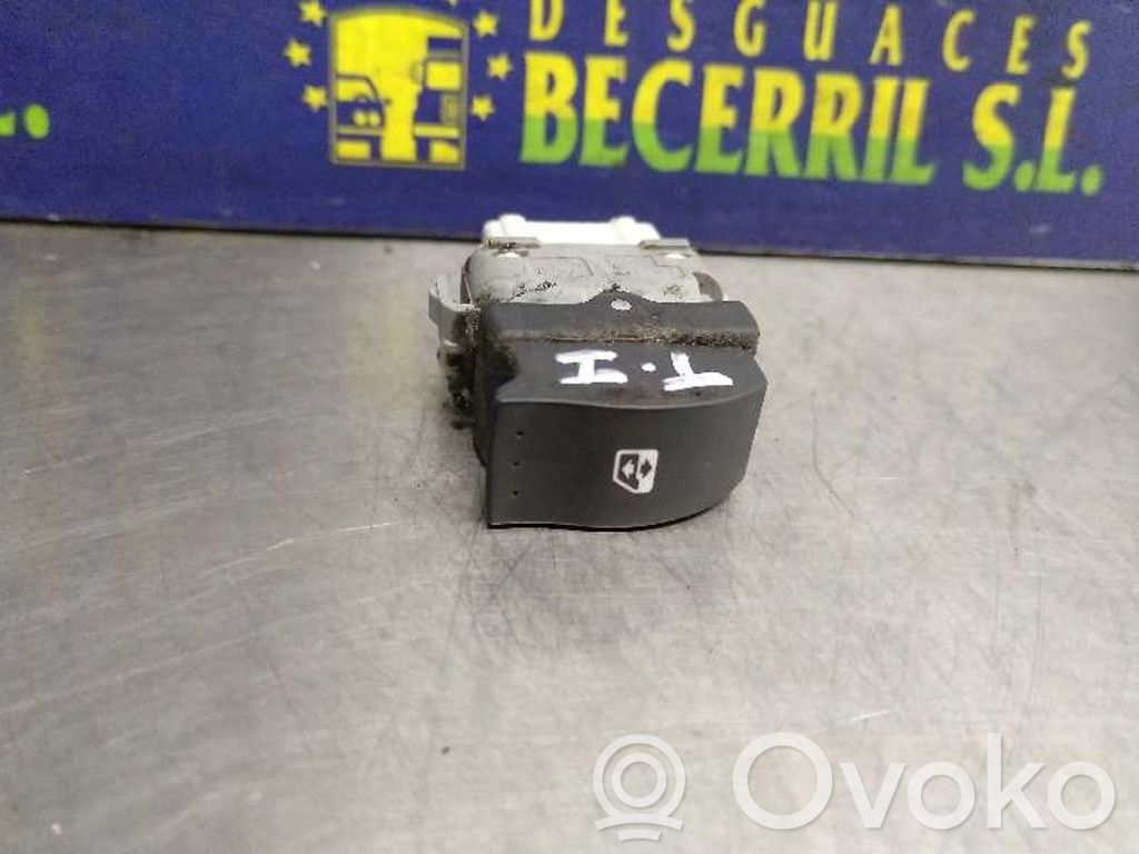 Interruptor del elevalunas eléctrico   8200315024