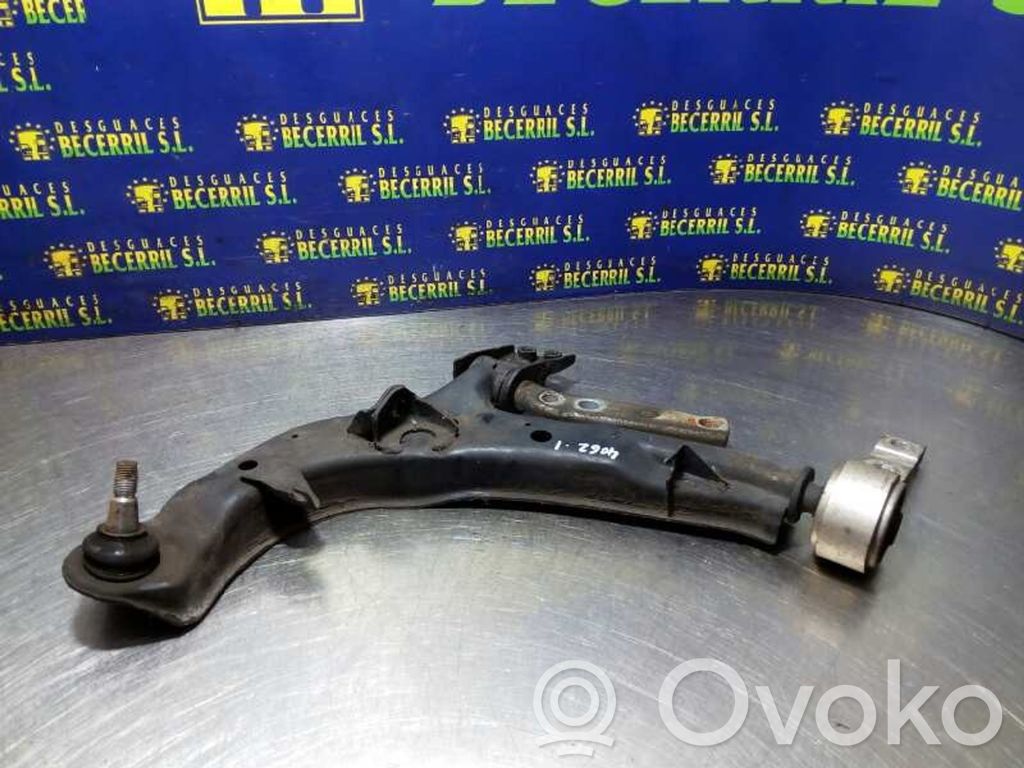 Nissan Primera Querlenker vorne 