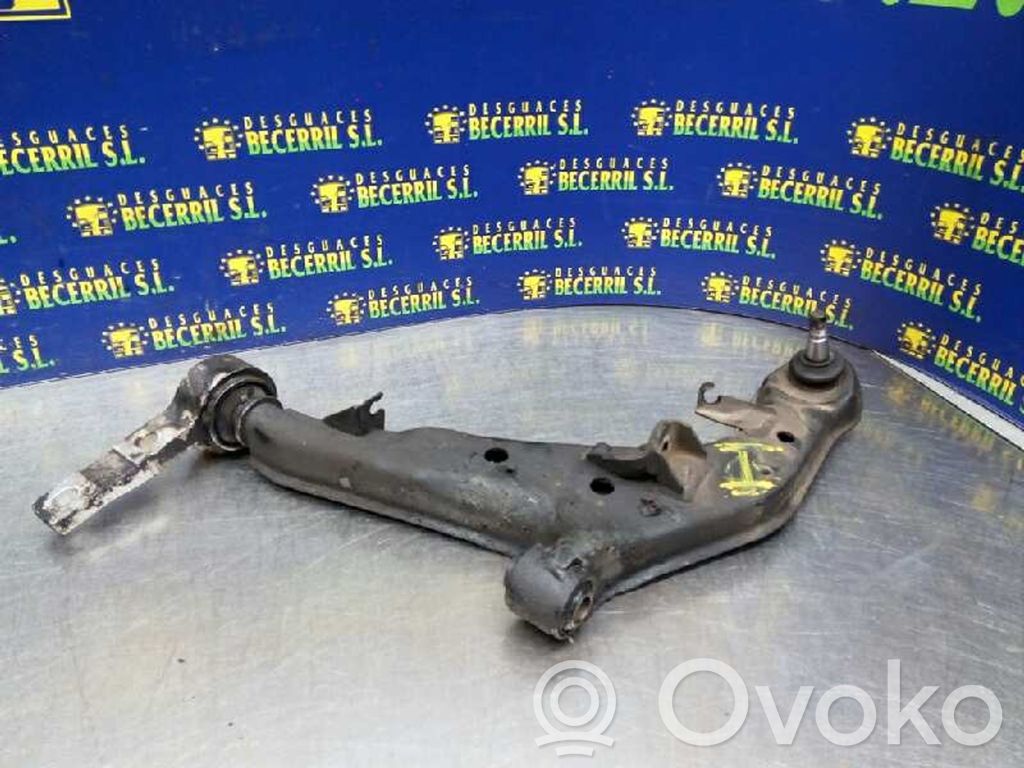 Nissan Primera Querlenker vorne 