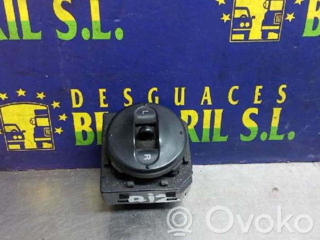KIA Carens I Interruptor del espejo lateral 