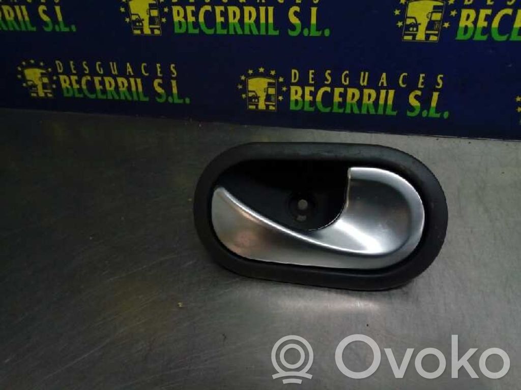 Manecilla interna puerta trasera