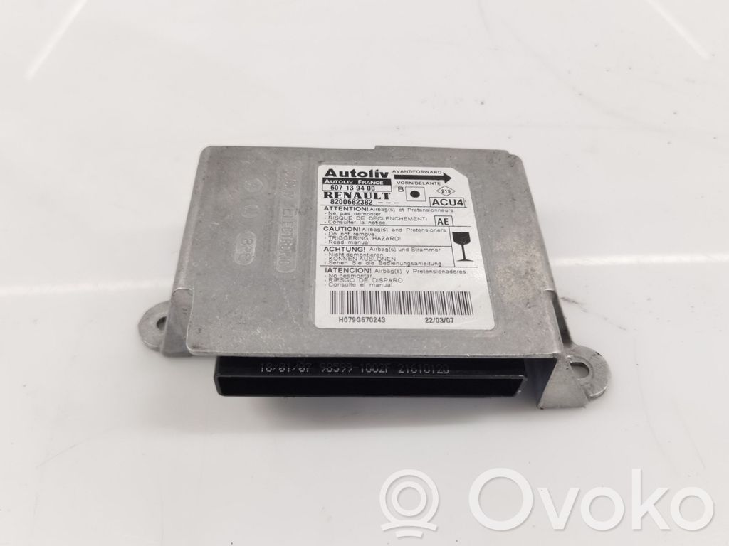 Renault Megane II Airbag control unit/module 