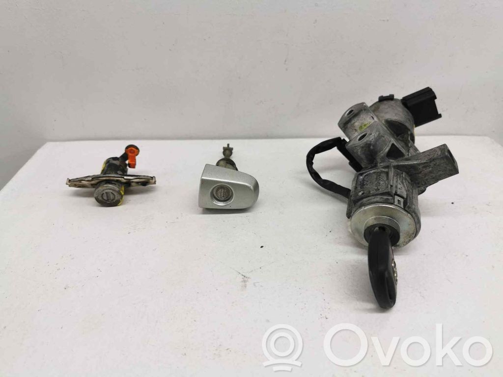 Toyota Avensis T220 Dadi antifurto e blocco ruota 