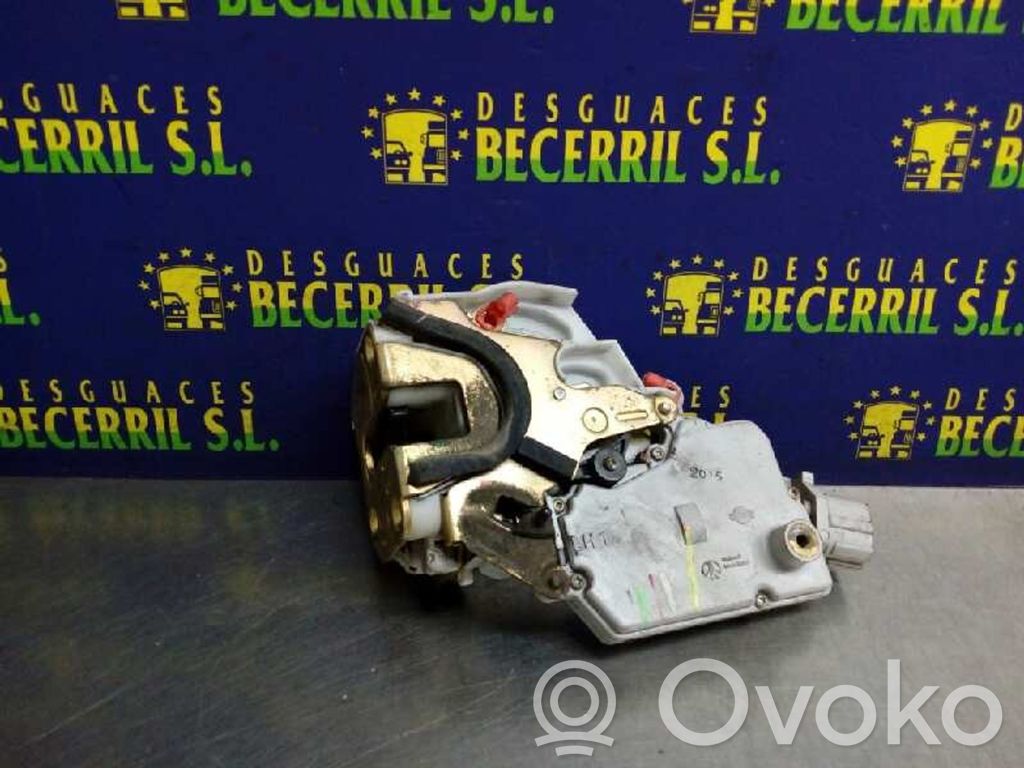 Nissan Primera Serratura portiera posteriore 