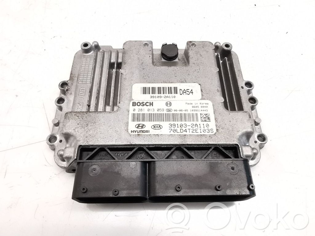 KIA Cerato Engine control unit/module 
