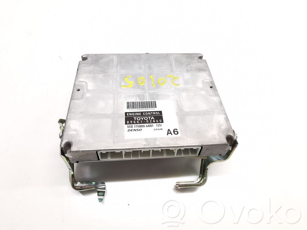 Unidad de control/módulo del motor   8966102A60
