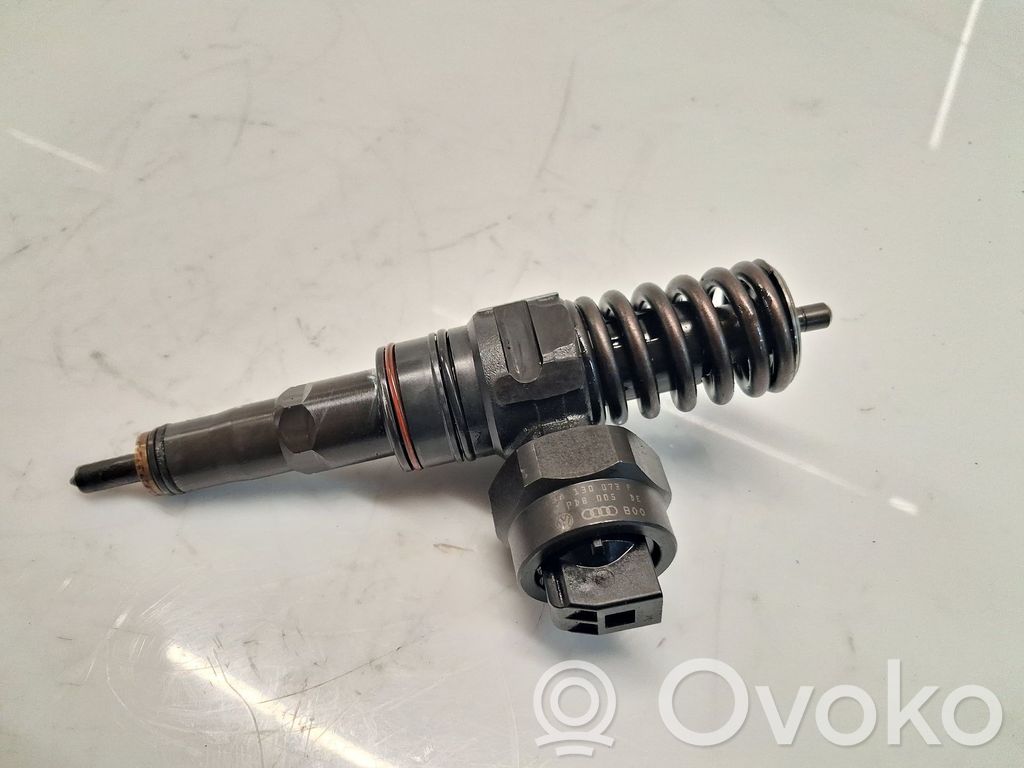 Inyector de combustible   038130073F,0414720007
