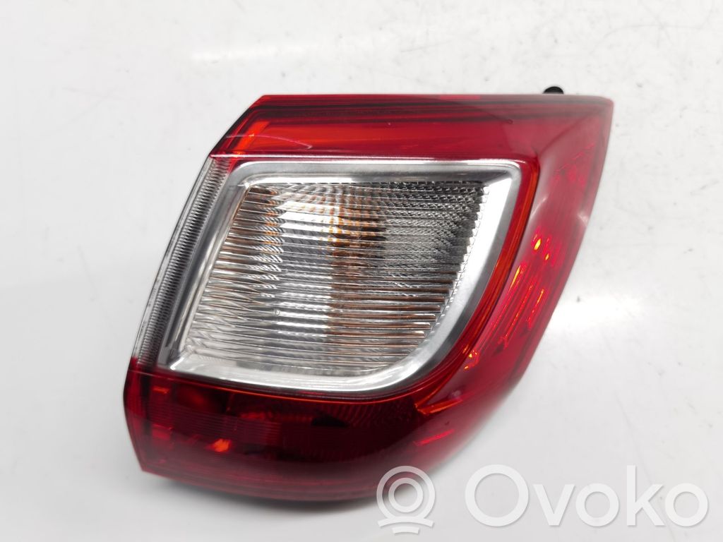 Ford C-MAX II Aizmugurējais lukturis virsbūvē 