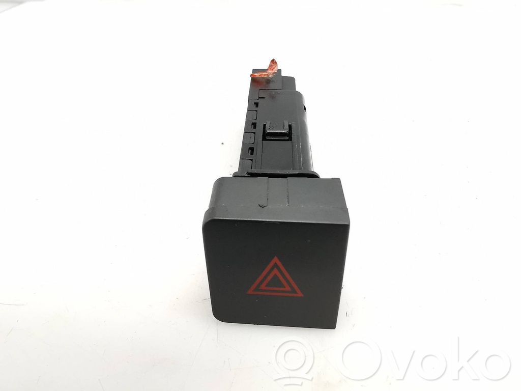 Chevrolet Captiva Interruttore luci di emergenza