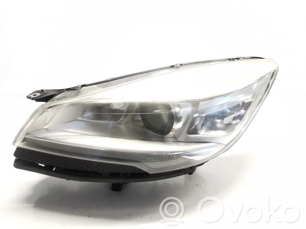 Ford Kuga II Phare frontale 