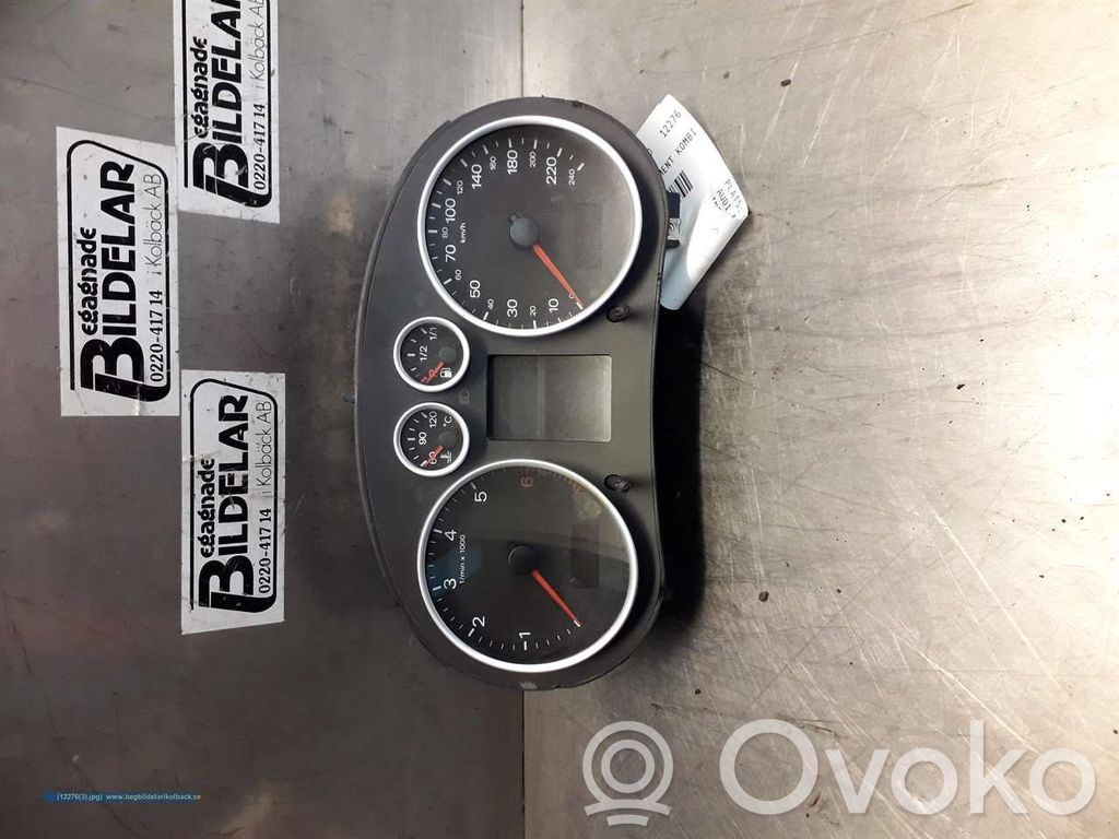 Audi A2 Speedometer (instrument cluster) 