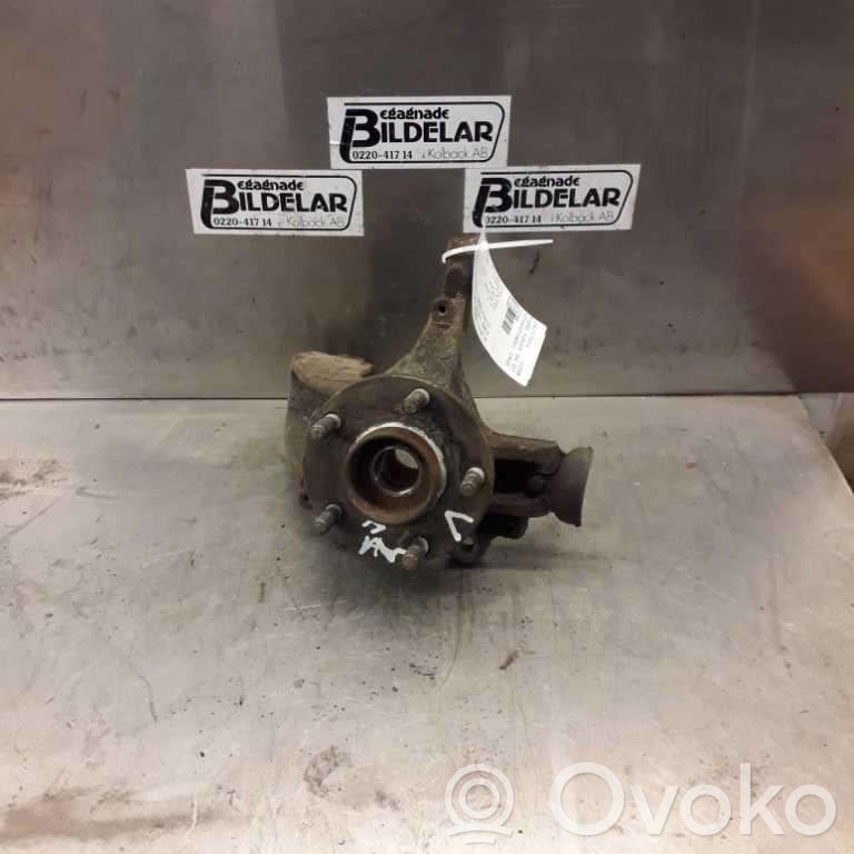 Front wheel hub spindle knuckle