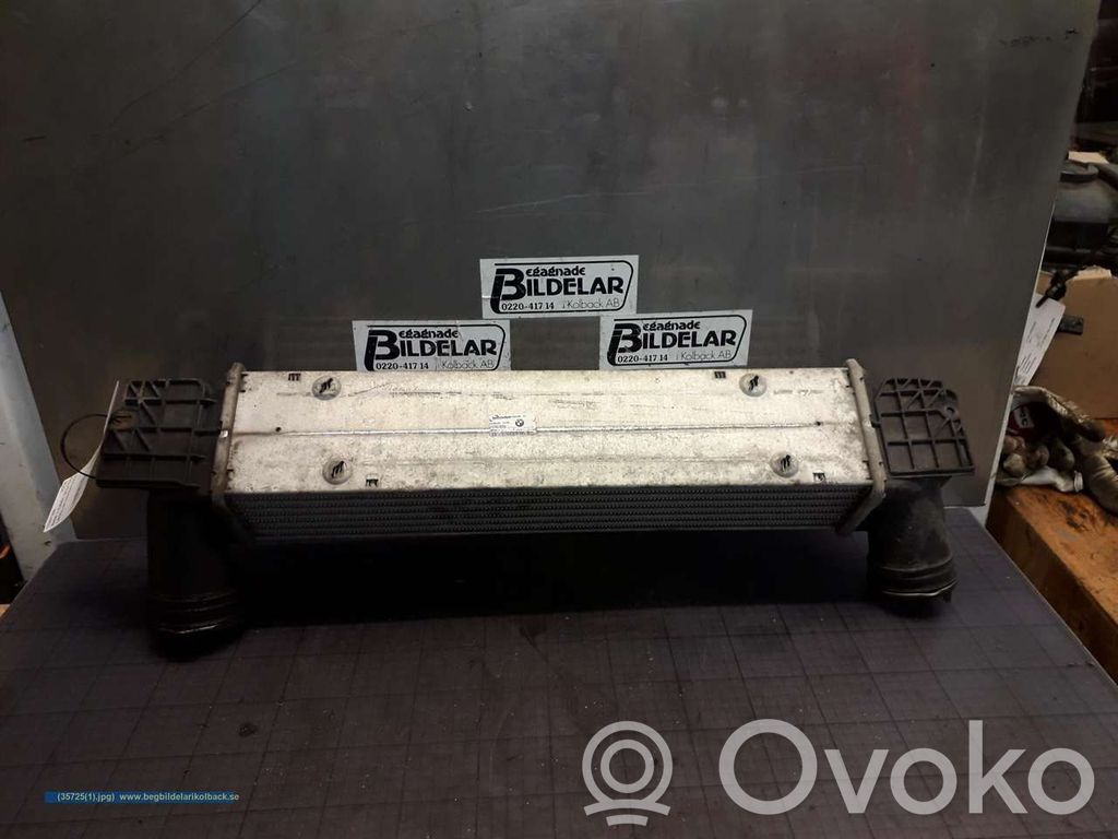 BMW 3 E90 E91 Starpdzesētāja radiators 