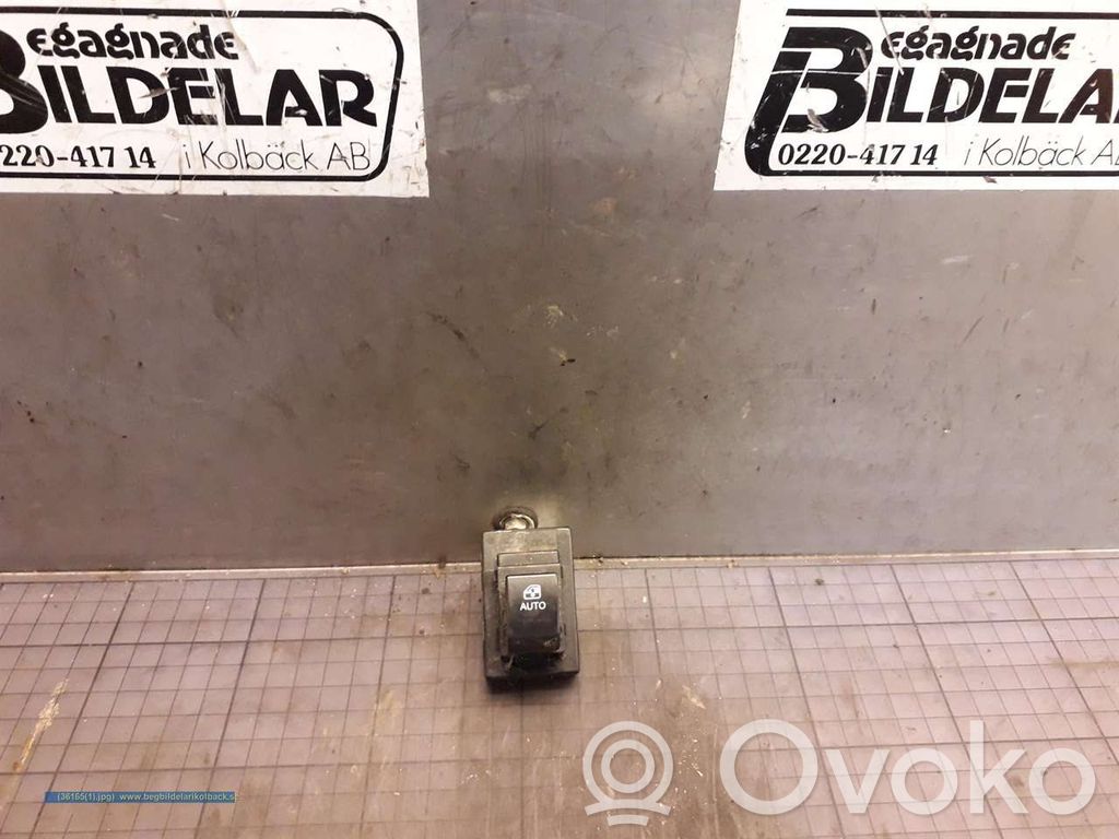 Electric window control switch   070713