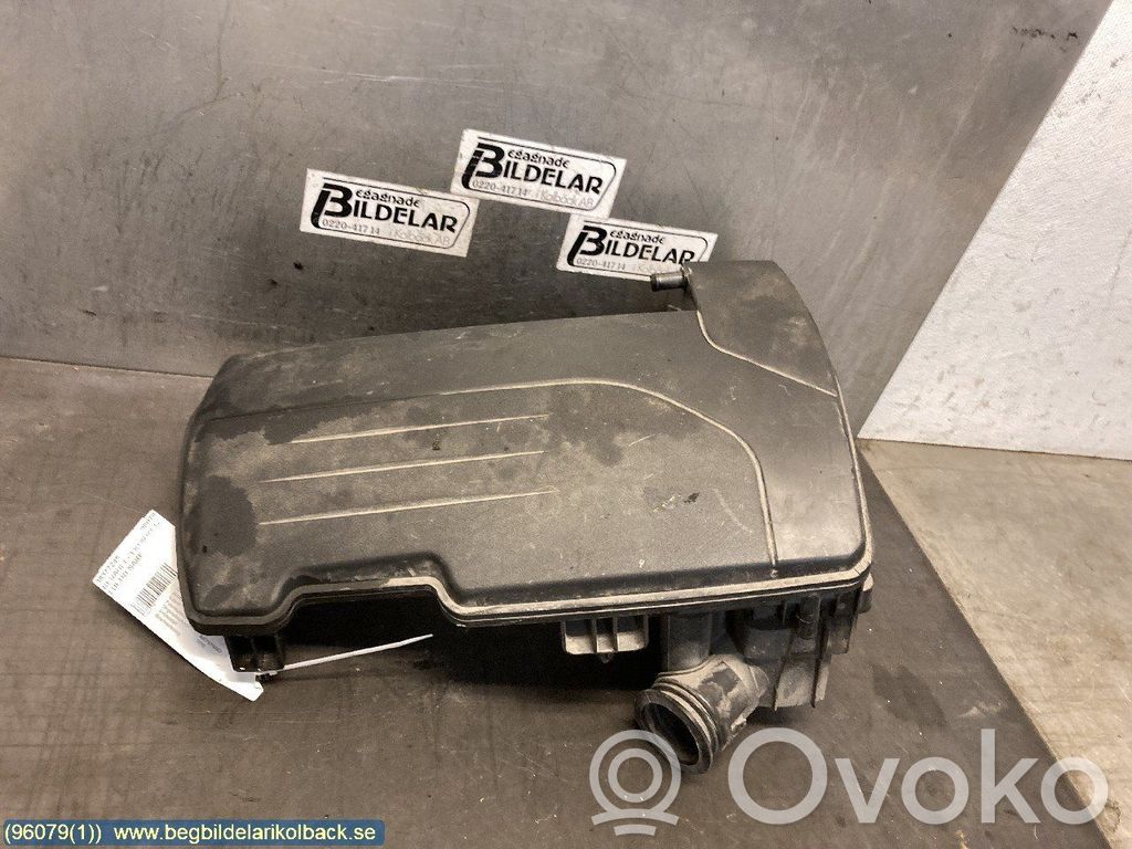 Renault Clio III Air filter box 