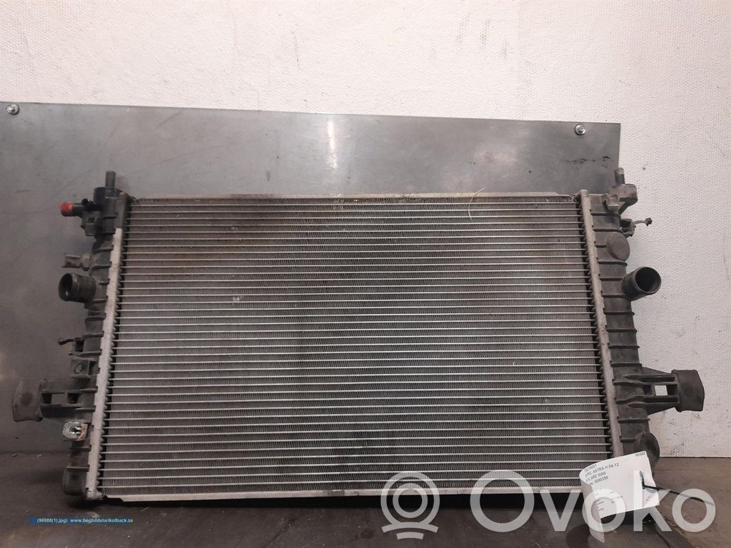 Opel Astra H Radiatore di raffreddamento 