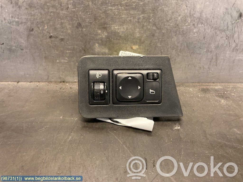 Nissan NV200 Interruptor del espejo lateral 