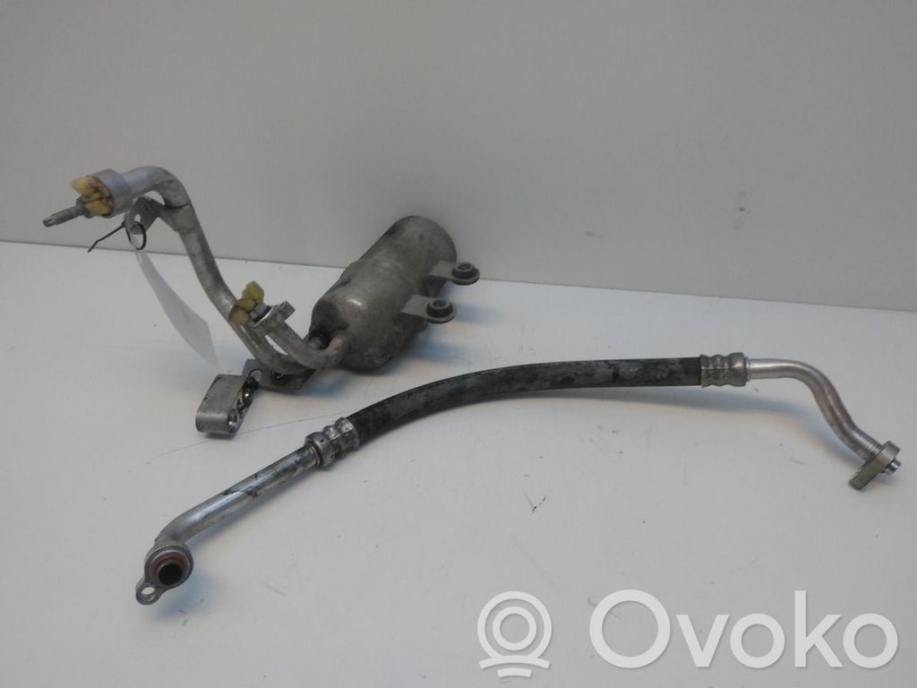 Ford Focus Ilmastointilaitteen putki (A/C) 