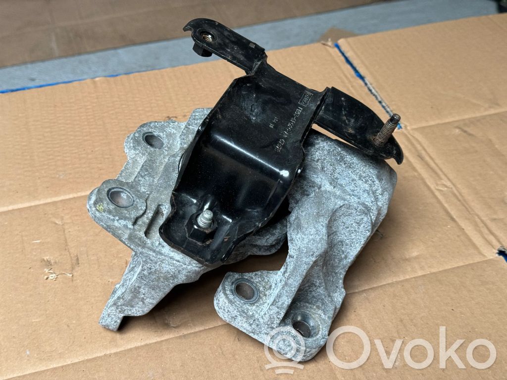 Ford Explorer Engine mount bracket 