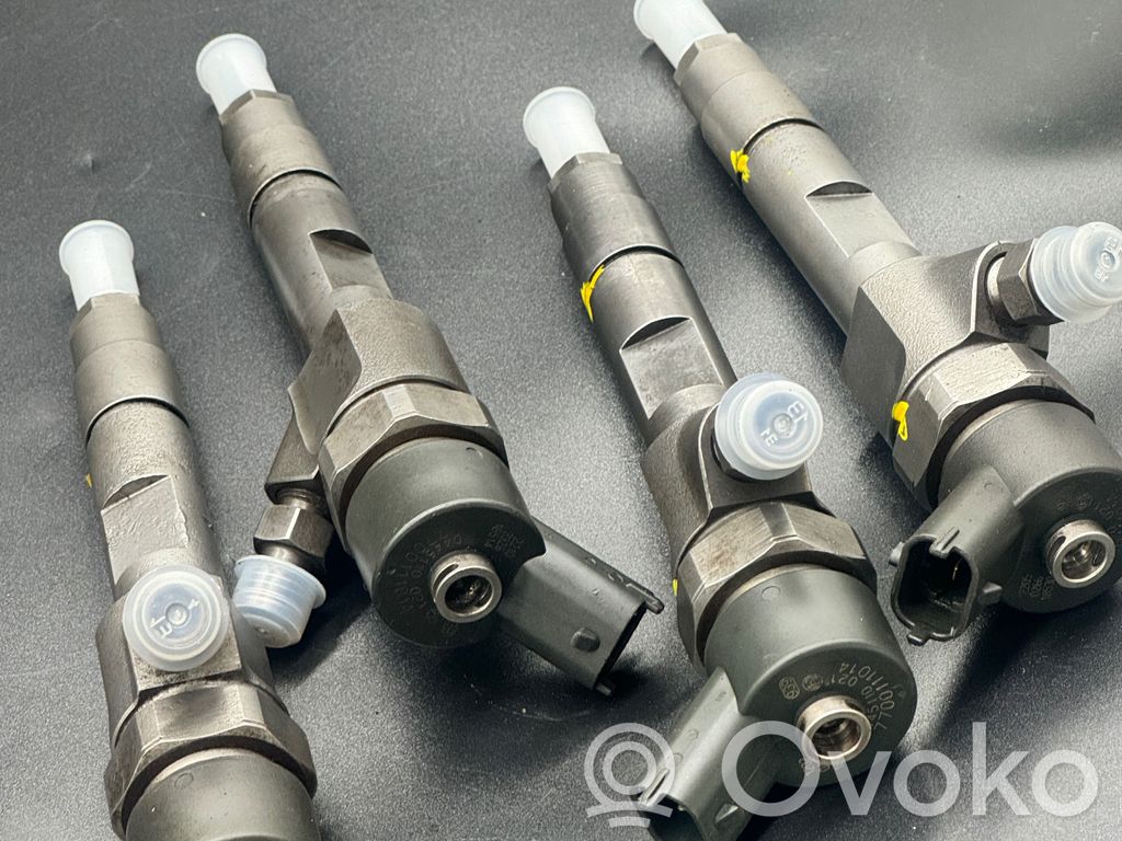 Opel Vivaro Inyector de combustible 