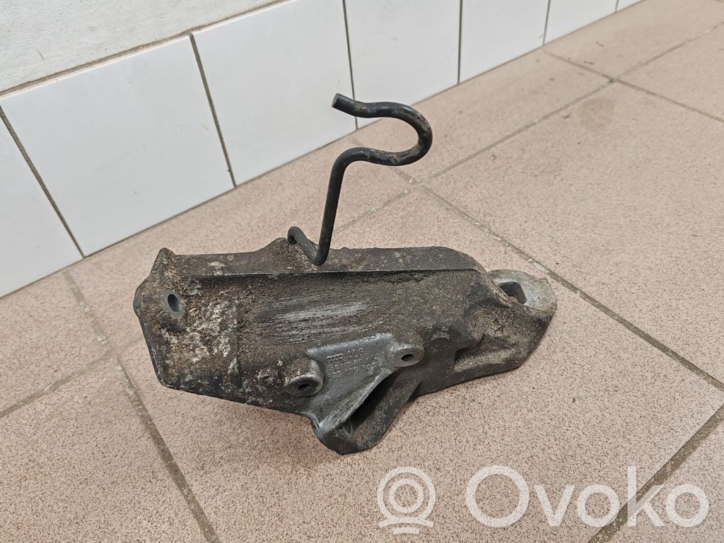 Engine mounting bracket   893199307A