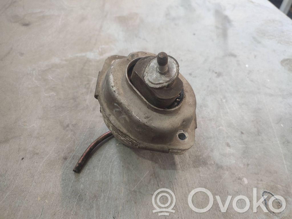 BMW X5 E53 Engine mount bracket 