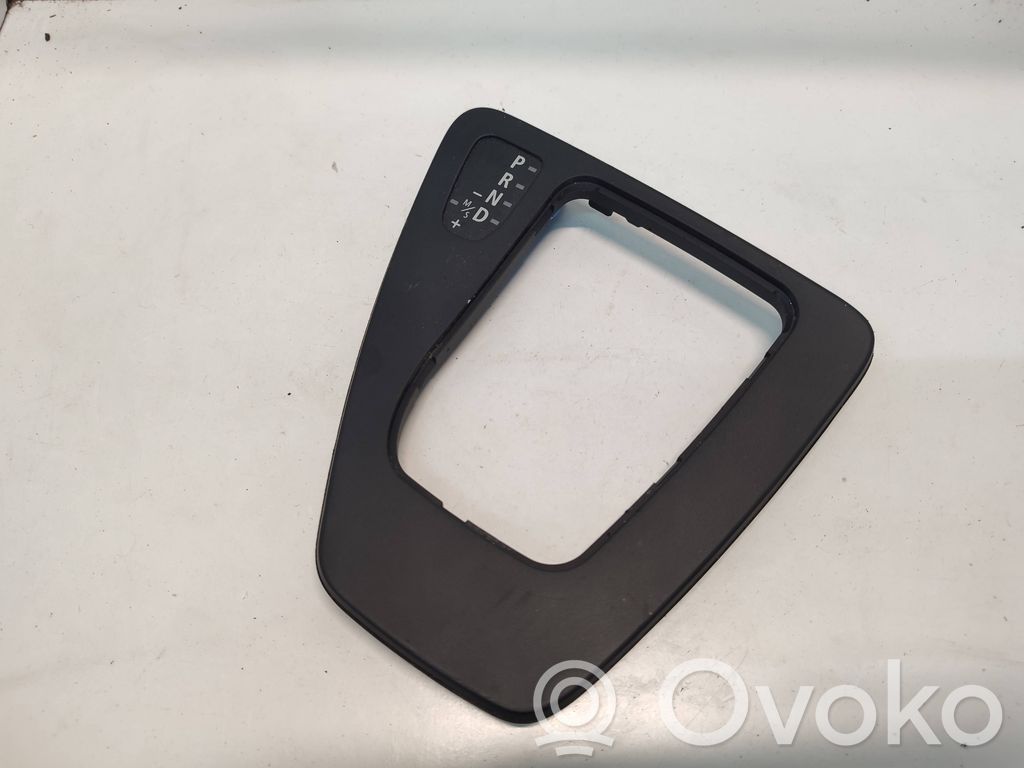 BMW 3 E92 E93 Ātrumu pārslēgšanas sviras dekoratīvā apdare (plastmasas) 