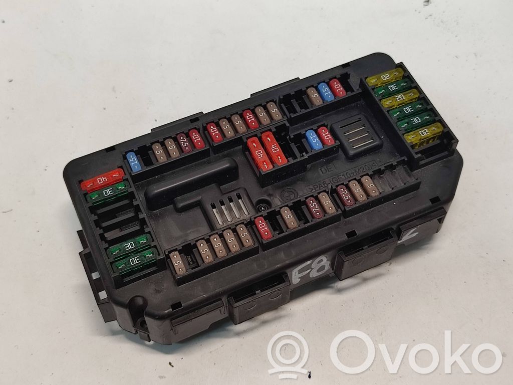 BMW M4 F82 F83 Ramka / Moduł bezpieczników 