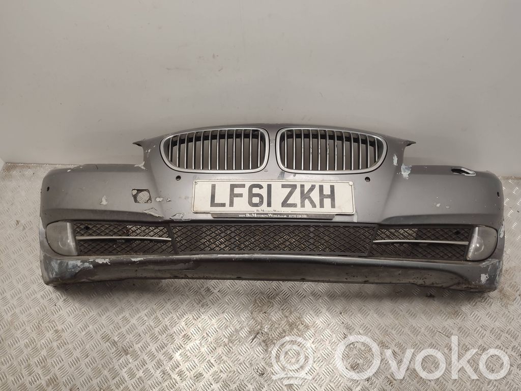 BMW 5 F10 F11 Передний бампер 