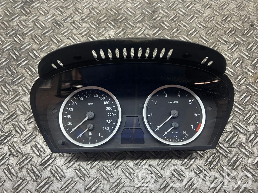BMW 5 E60 E61 Nopeusmittari (mittaristo) 