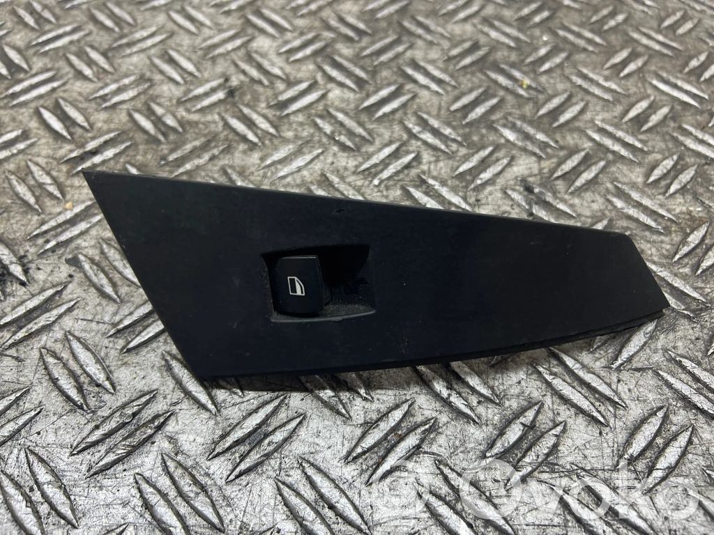 Electric window control switch   6927669
