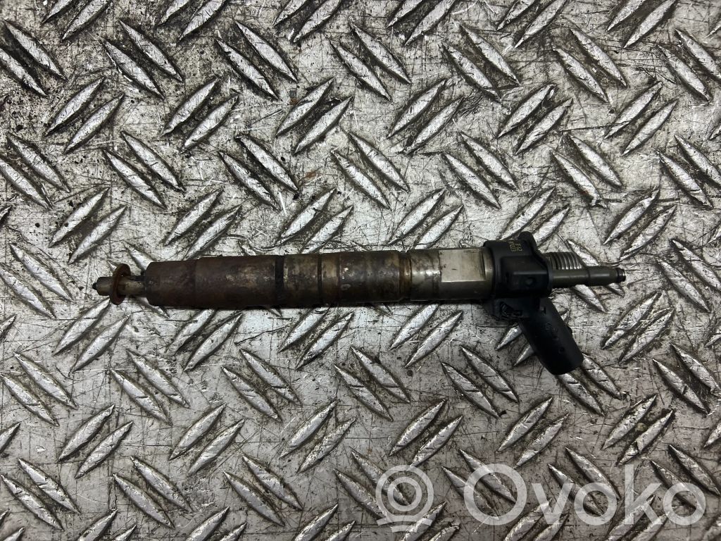 Injecteur de carburant   7797877