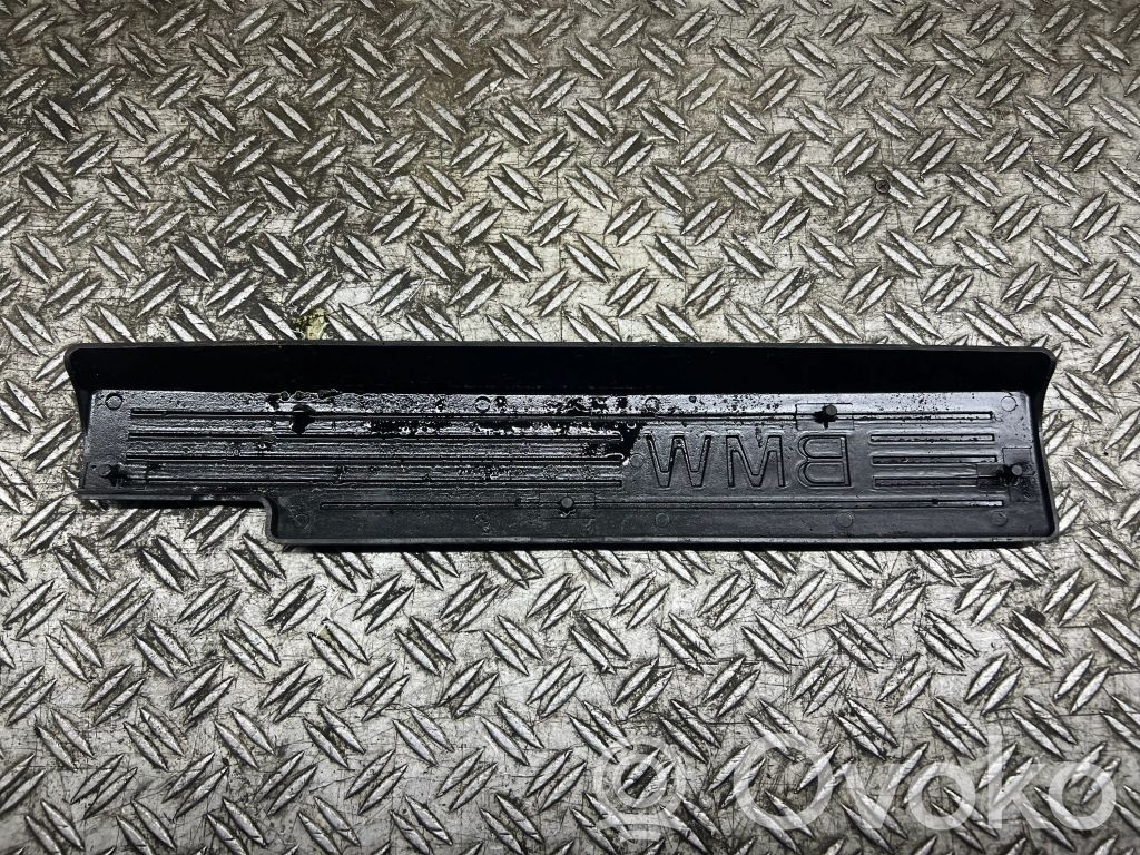 BMW 5 E60 E61 Inne części komory silnika 