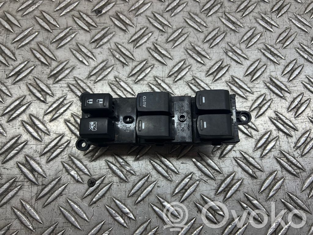Suzuki SX4 S-Cross Electric window control switch 