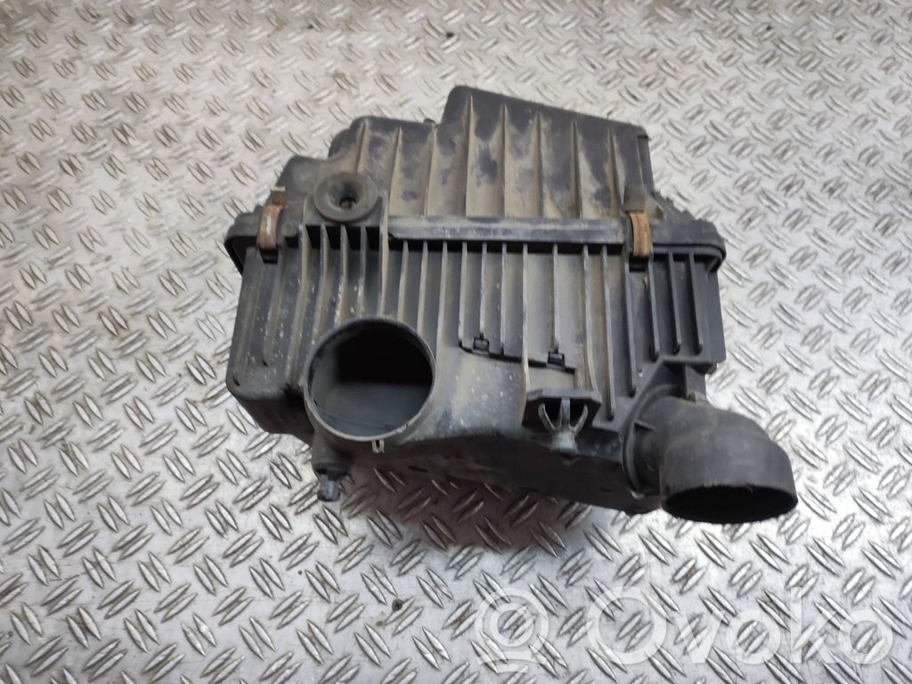 Mazda CX-7 Air filter box 