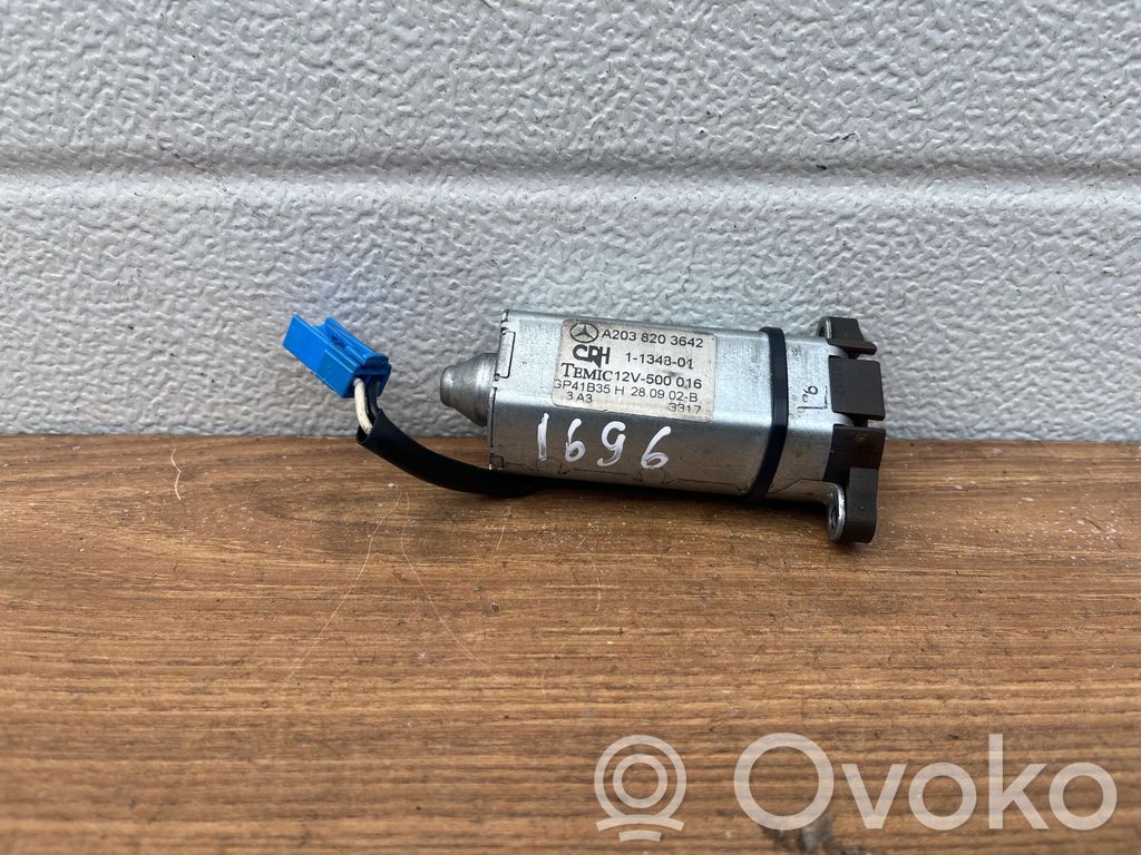 Mercedes-Benz C W203 Seat adjustment motor 