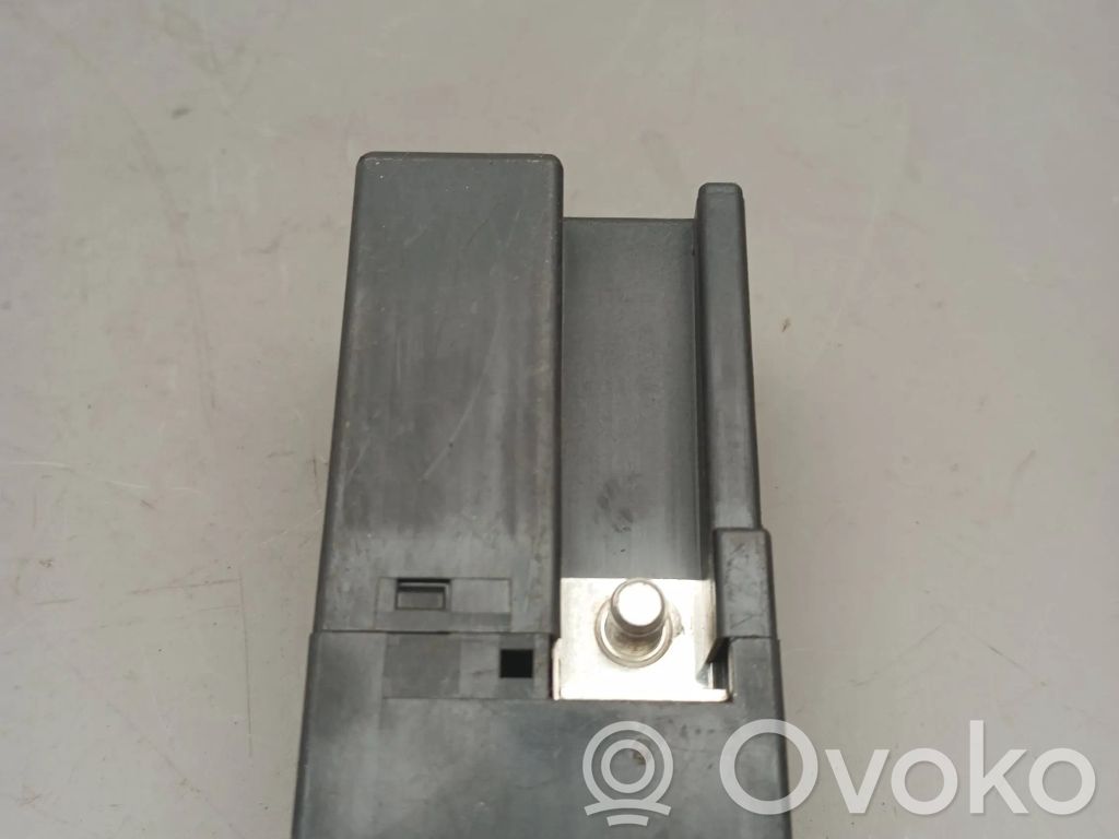 BMW 5 E39 Relé de la bujía de precalentamiento 