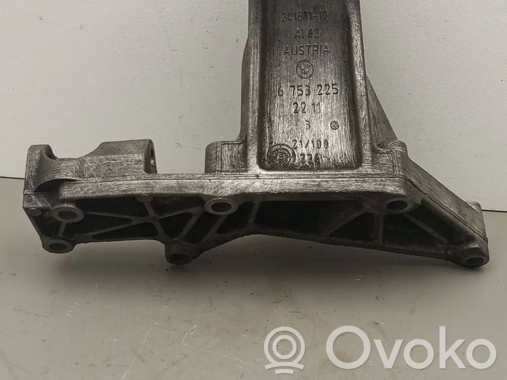 Engine mounting bracket   6753225