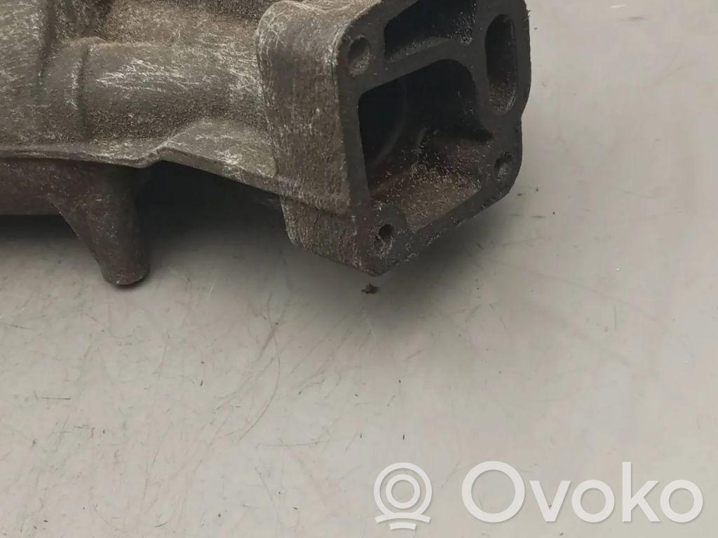 Oil filter mounting bracket   6750330790