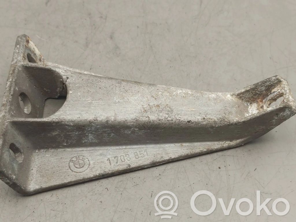 Engine mounting bracket   1708851