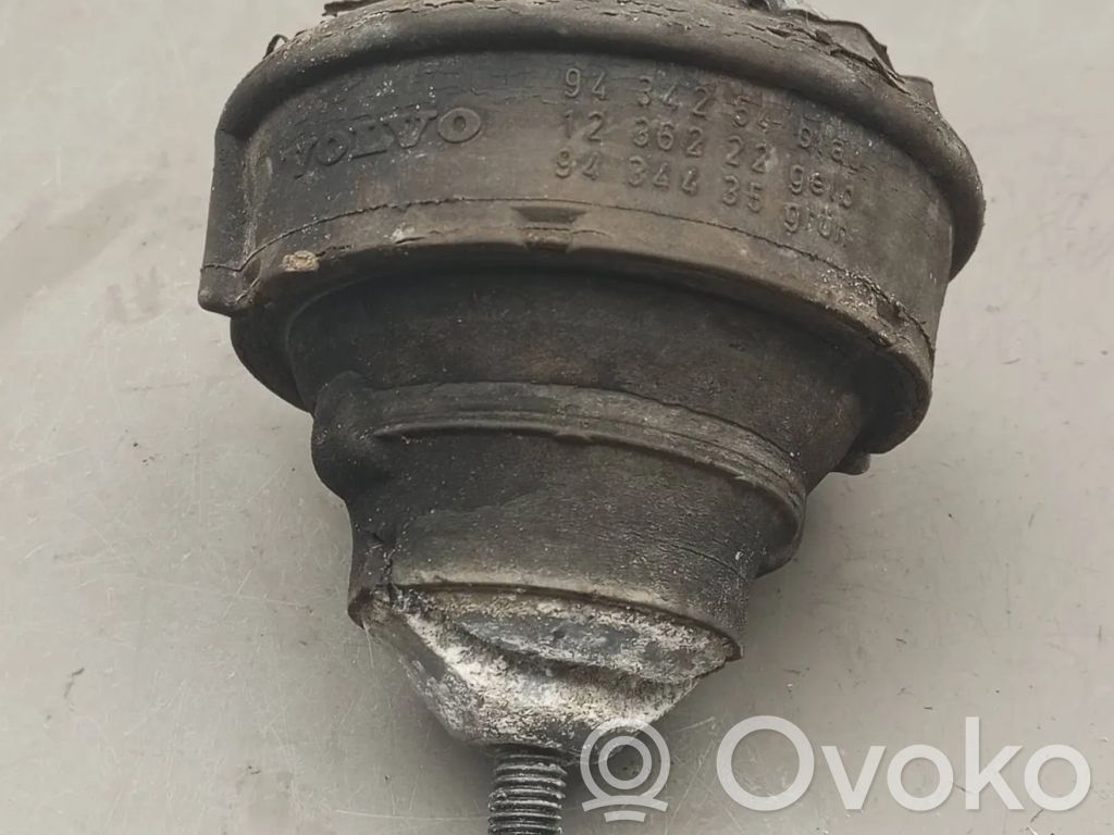 Volvo S70  V70  V70 XC Engine mount bracket 