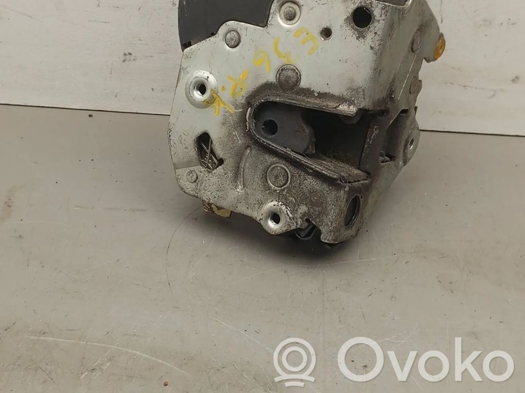 BMW 3 E36 Front door lock 
