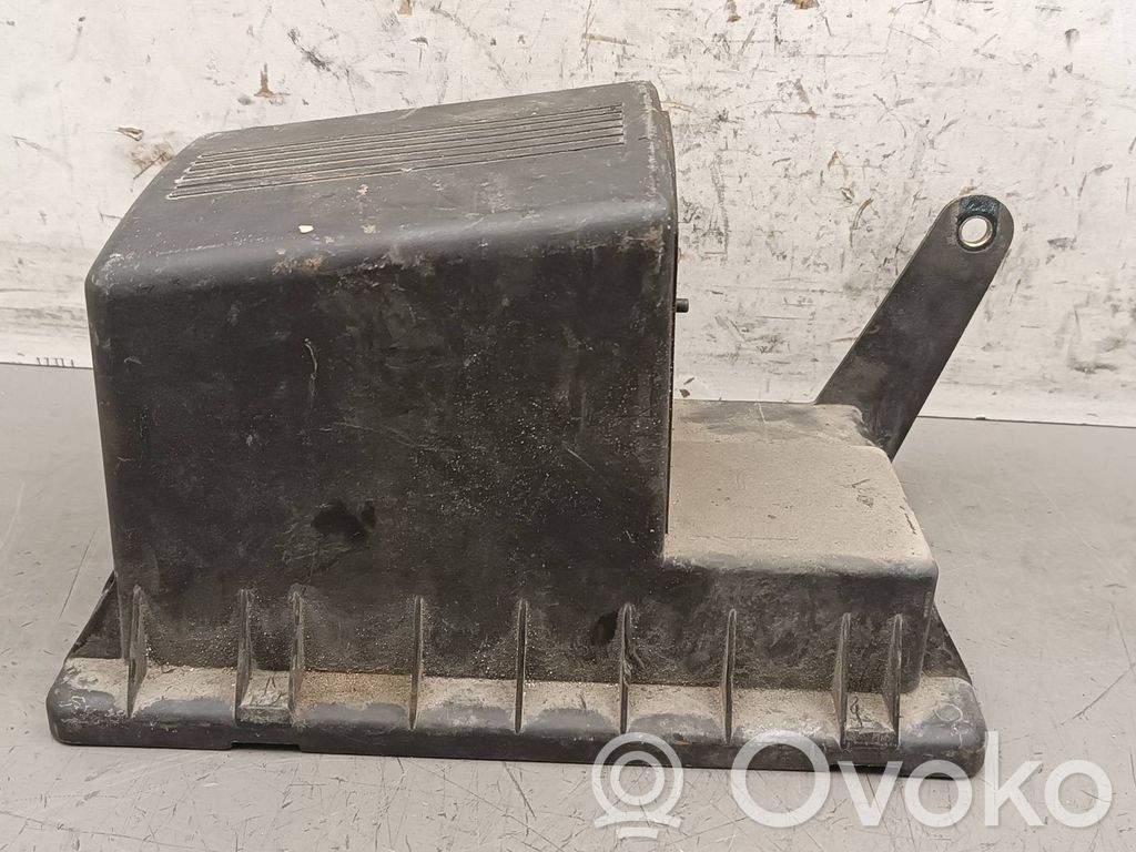 BMW 5 E34 Air filter box 