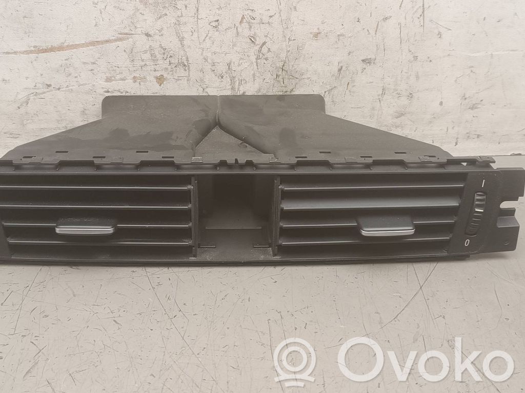 BMW 3 E90 E91 Centrinės oro grotelės 