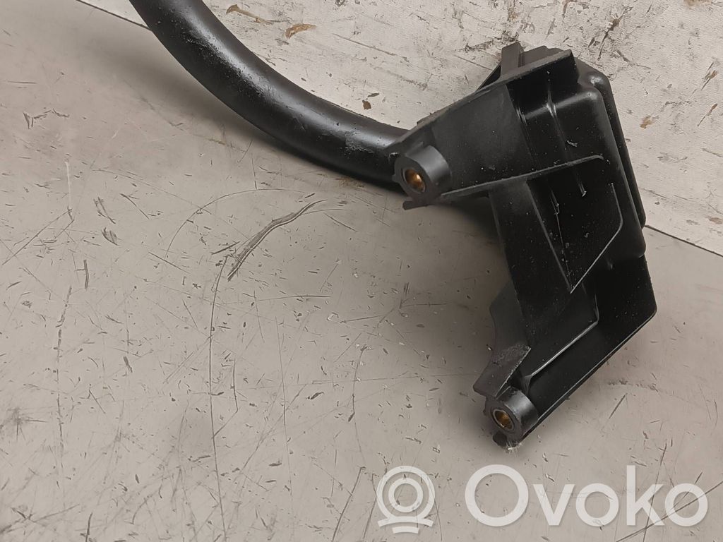 Oil sump strainer pipe   7500328